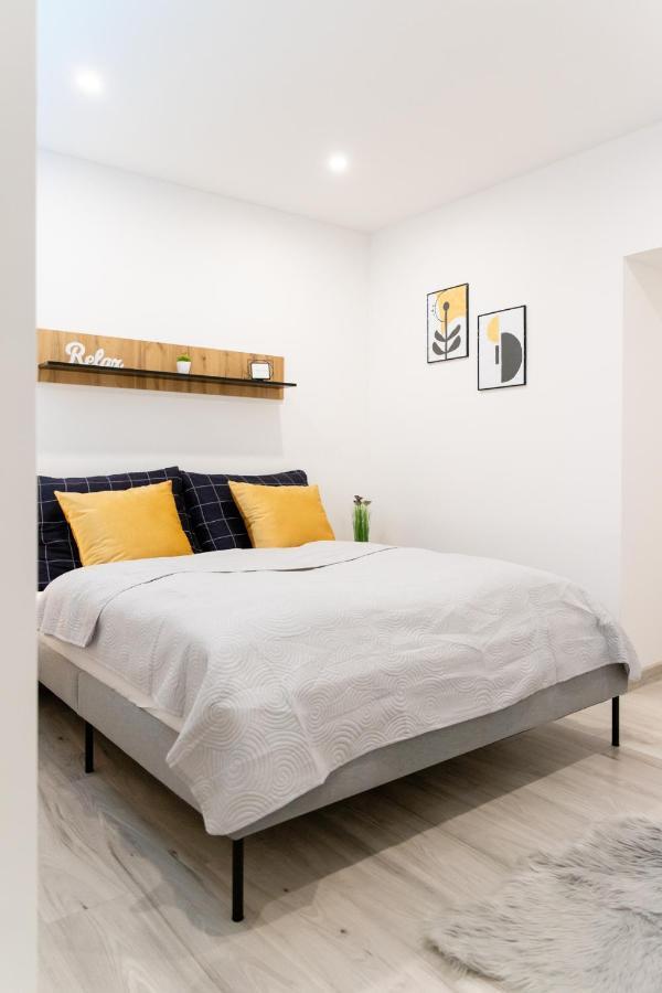 The Central Border Premium Apartment Sturovo Exterior foto
